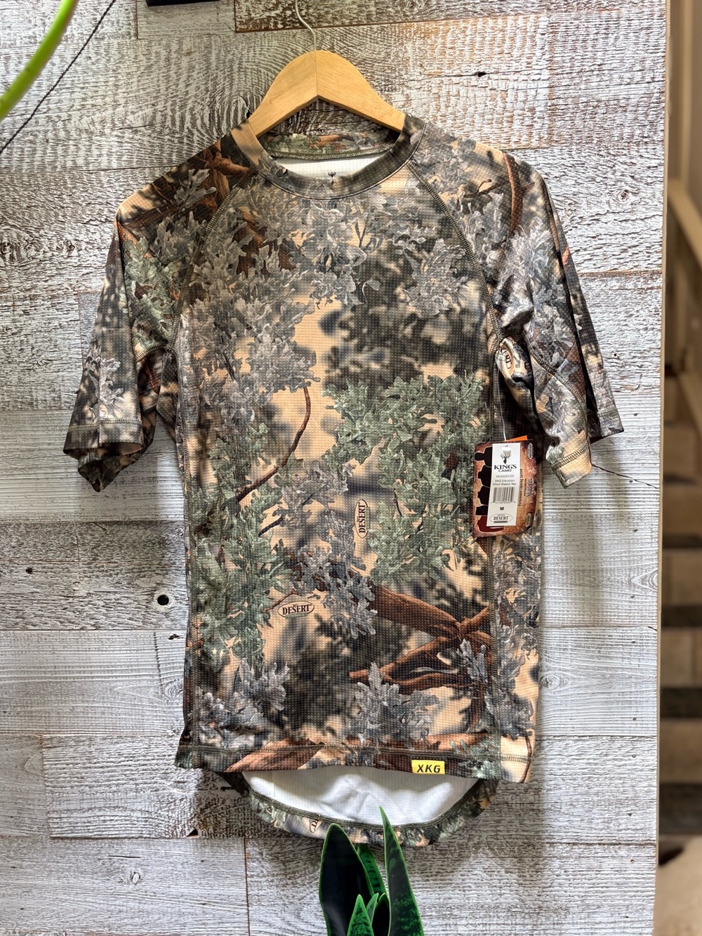 King's | NWT Elevation XKG Desert Camouflage Hunting Short Sleeve Tee - Men's M